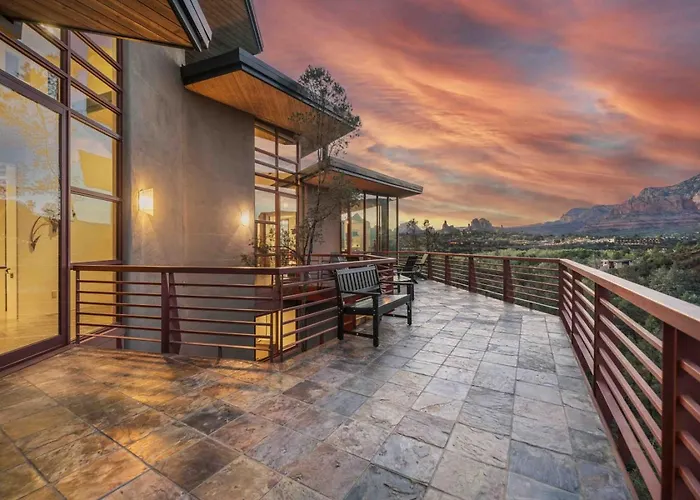 Holiday home Cliff With Epic Views In Uptown *