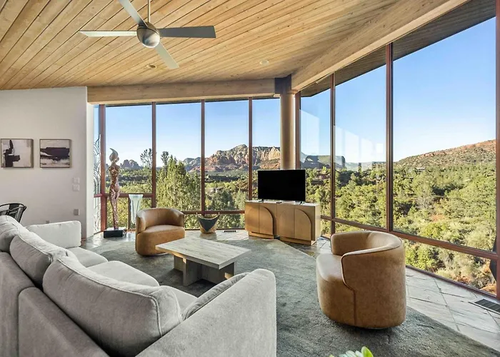 Holiday home Cliff With Epic Views In Uptown *