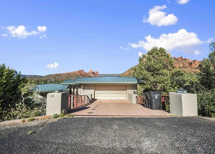 Holiday home Cliff With Epic Views In Uptown *