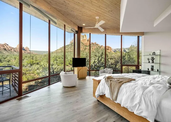 Cliff With Epic Views In Uptown Holiday home *