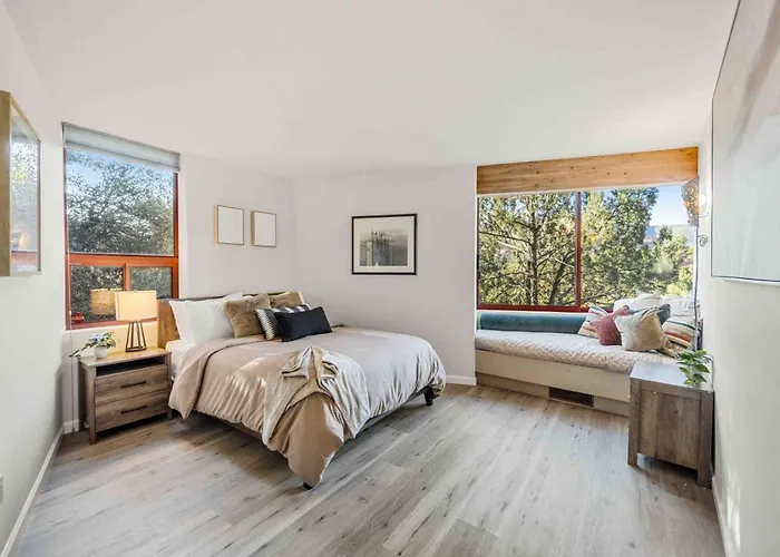 Holiday home Cliff With Epic Views In Uptown *