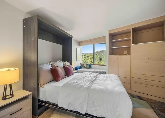 Holiday home Cliff With Epic Views In Uptown *