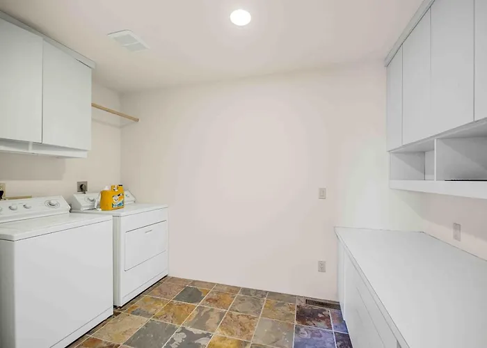 Holiday home Cliff With Epic Views In Uptown