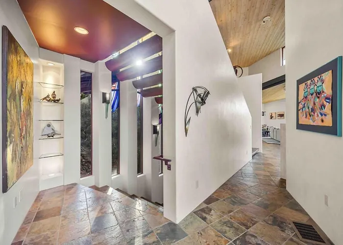 Holiday home Cliff With Epic Views In Uptown *
